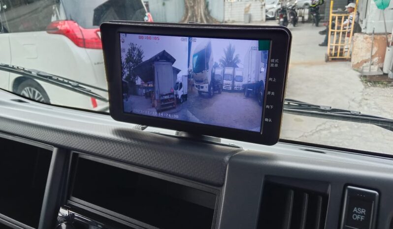 2024 Isuzu NLR77UEE Alu Box 10’3 Super TipTop Condition full