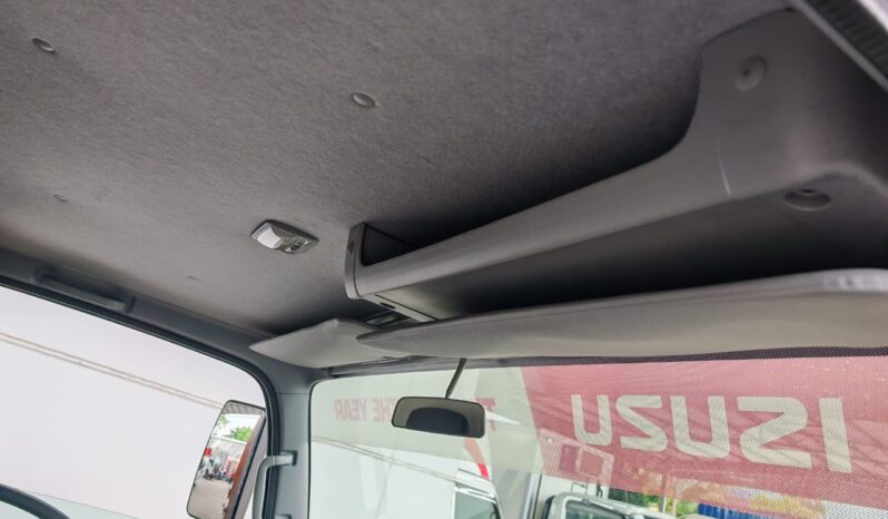 2016 Isuzu NPR75UKH Kargo Am 16’7 Tiptop Condition full
