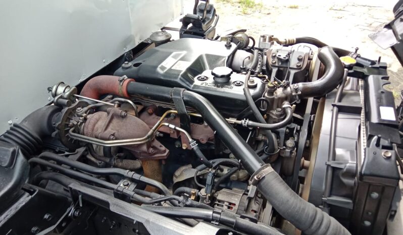 2015 Isuzu NLR55UEE Aluminium Box 10′ full