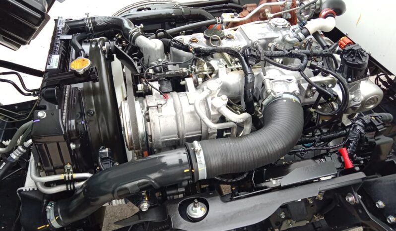 2024 Isuzu NLR77UEE Alu Box 10’3 Super TipTop Condition full