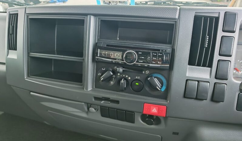 2016 Isuzu NPR75UKH Kargo Am 16’7 Tiptop Condition full
