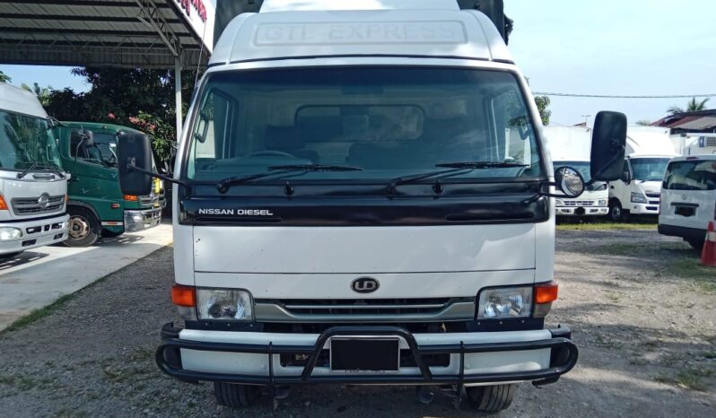 2009 Nissan UD YU41T5 KARGO AM 16’3 Sell As Condition full