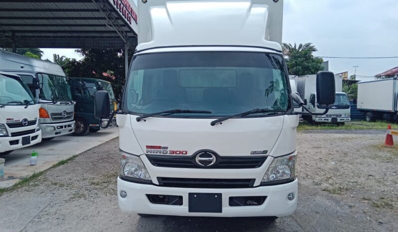 2016/17 Hino WU720R Aluminium Box 16’11 full