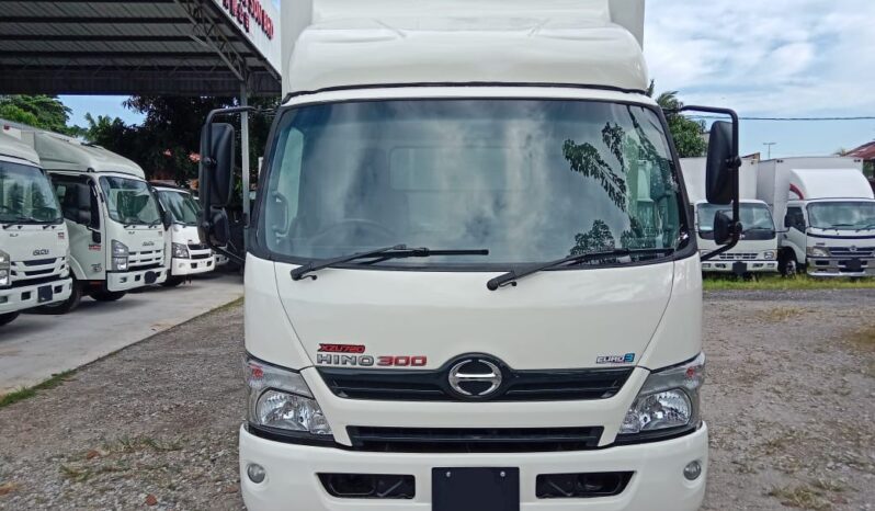 2016 Hino XZU720R Curtain Sider 17′ full