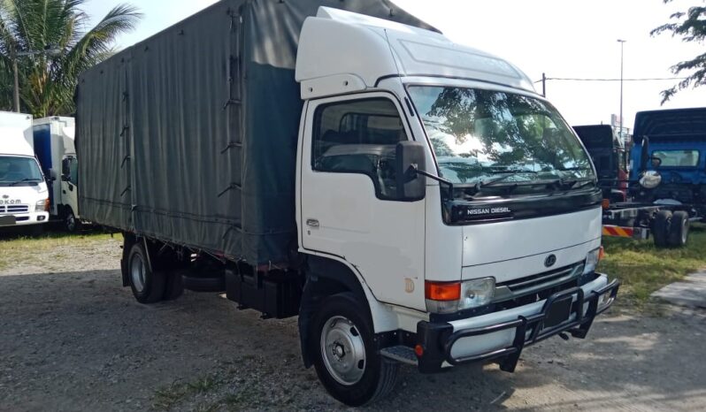 2009 Nissan UD YU41T5 KARGO AM 16’3 Sell As Condition full