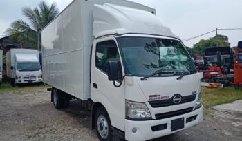 2016/17 Hino WU720R Aluminium Box 16’11 full