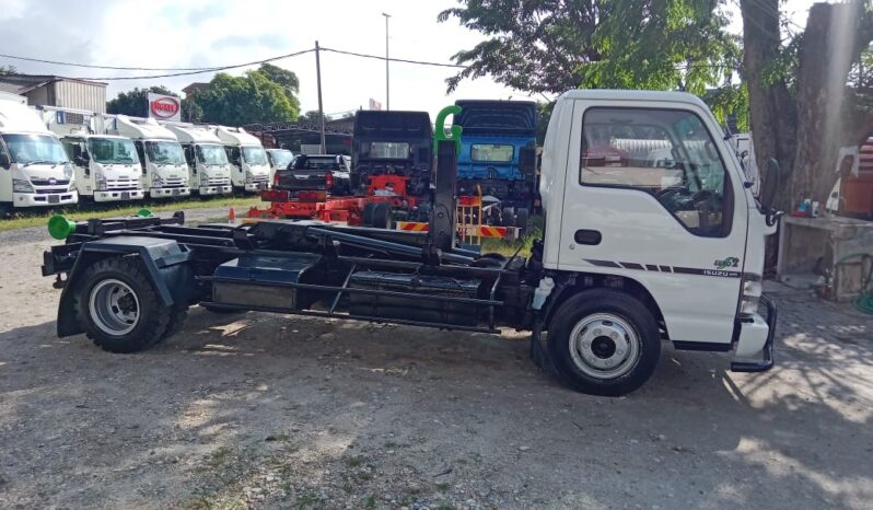 2014 Isuzu NPR71UPHT AMROLL 14′ full