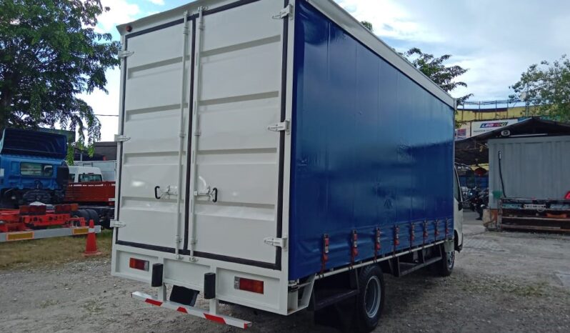 2016 Hino XZU720R Curtain Sider 17′ full