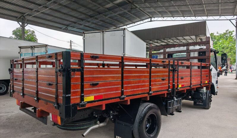2016 Isuzu NPR75UKH Kargo Am 16’7 Tiptop Condition full