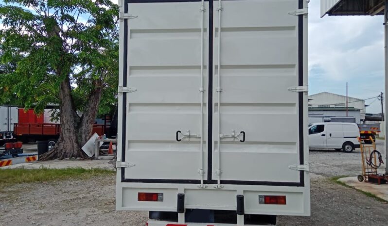 2016 Hino XZU720R Curtain Sider 17′ full