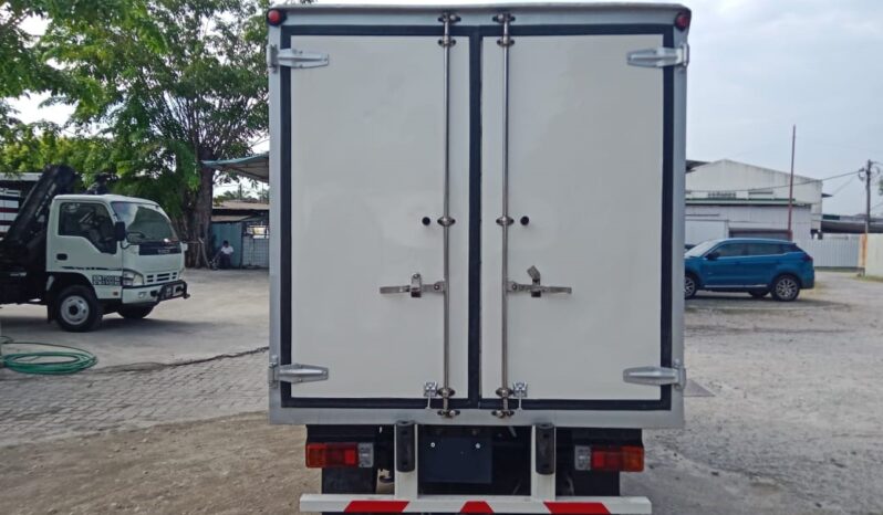 2011 Hino WU300R Freezer Box 10’4 full