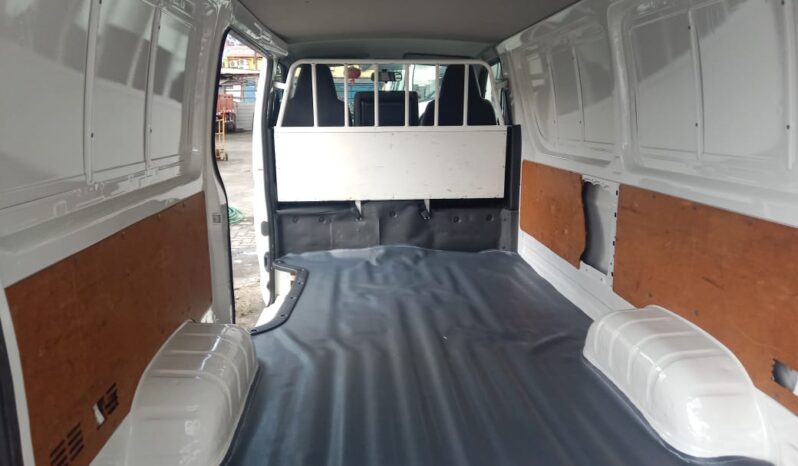 2015 Toyota Hiace Panel Van 2.5 (D) full