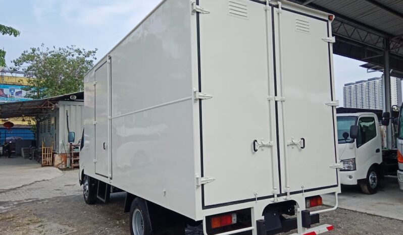 2016/17 Hino WU720R Aluminium Box 16’11 full