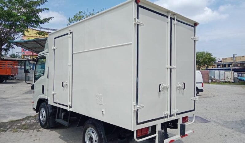 2015 Isuzu NLR55UEE Aluminium Box 10′ full