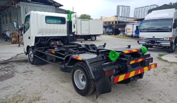 2012 Hino WU710R Amroll 12′ full