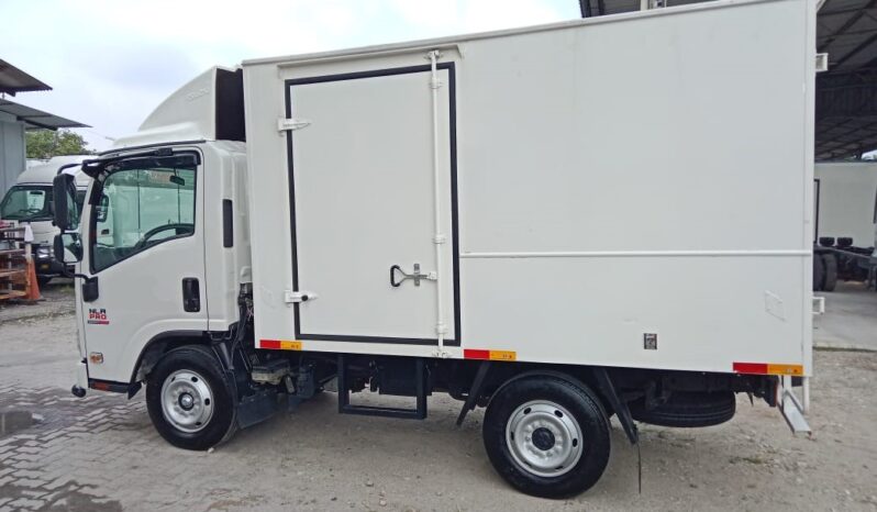 2024 Isuzu NLR77UEE Alu Box 10’3 Super TipTop Condition full