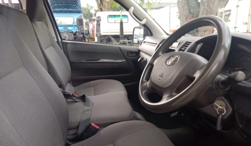 2015 Toyota Hiace Panel Van 2.5 (D) full