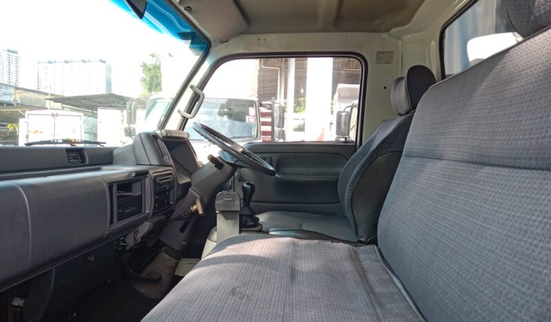 2009 Nissan UD YU41T5 KARGO AM 16’3 Sell As Condition full