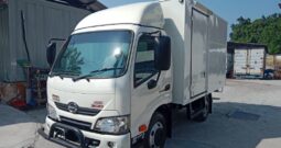 🚚 2020 HINO XZU600R | ALUMINUM BOX 10’4″ | LOW MILEAGE 36K KM
