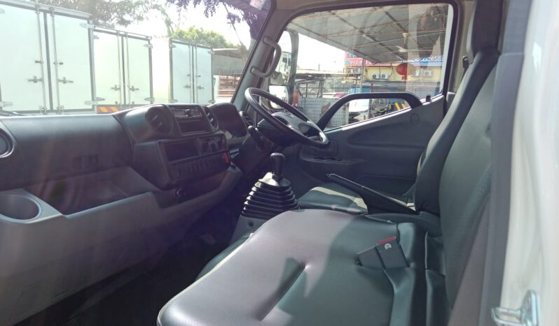 🚚 2020 HINO XZU600R | ALUMINUM BOX 10’4″ | LOW MILEAGE 36K KM full