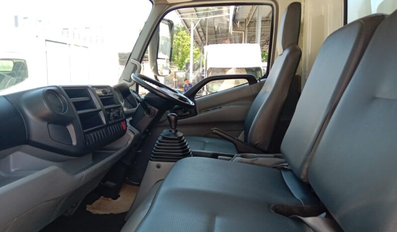 2018/19 Hino XZU710R Fiber Box 14’9 full