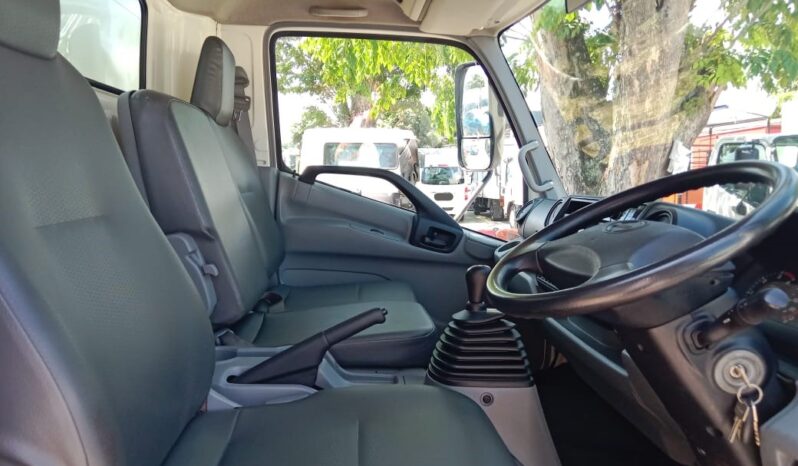 2018/19 Hino XZU710R Fiber Box 14’9 full
