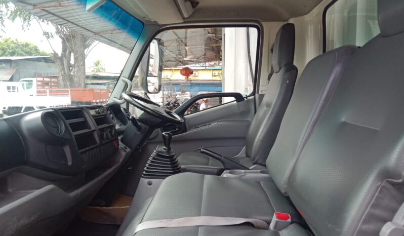 2017/18 HINO XZU710R (UBS) | CURTAIN SIDER BOX 21’7″ full