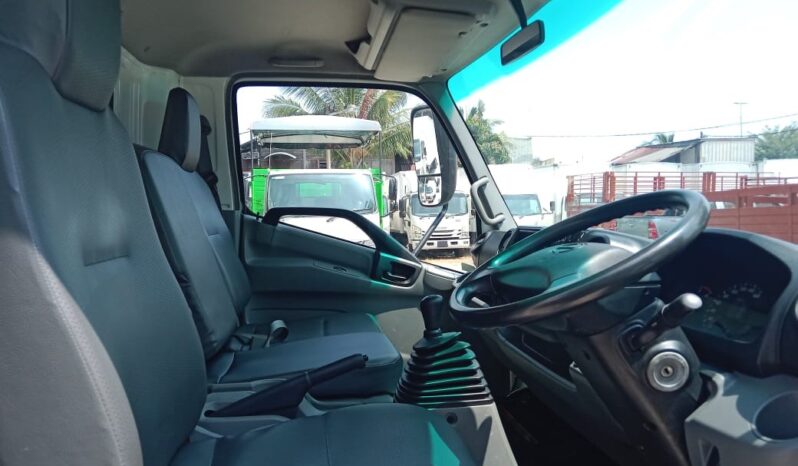 🚚 2017 HINO XZU720R | CORRUGATED BOX 17′ | 8 DOORS full