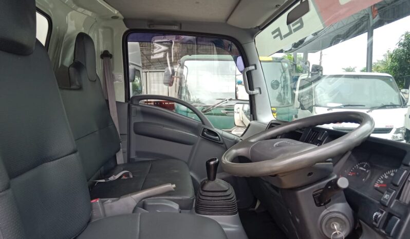 🚚 2017 ISUZU NPR75UHH | FIBER BOX 14’5″ | 4 LHS DOORS full