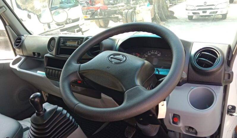 2014 Hino WU640R Aluminium Box 13’2 full