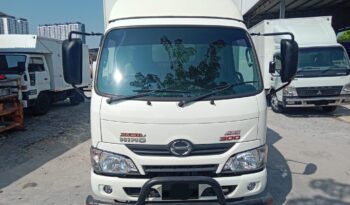 🚚 2020 HINO XZU600R | ALUMINUM BOX 10’4″ | LOW MILEAGE 36K KM full