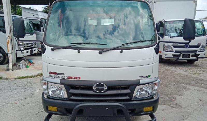 2013/14 Hino WU302R KARGO AM 10’4 full