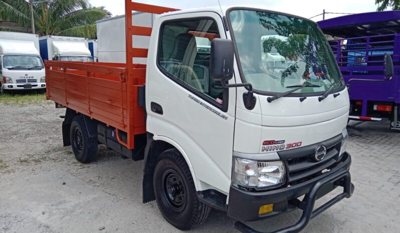 2013/14 Hino WU302R KARGO AM 10’4 full