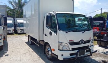 2018/19 Hino XZU710R Fiber Box 14’9 full