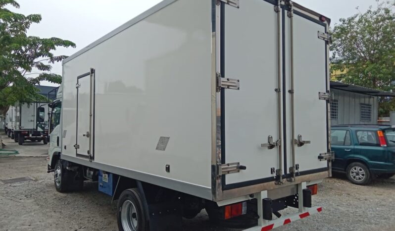 2019 ISUZU NPR81UKH | 16’2″ FREEZER BOX | full