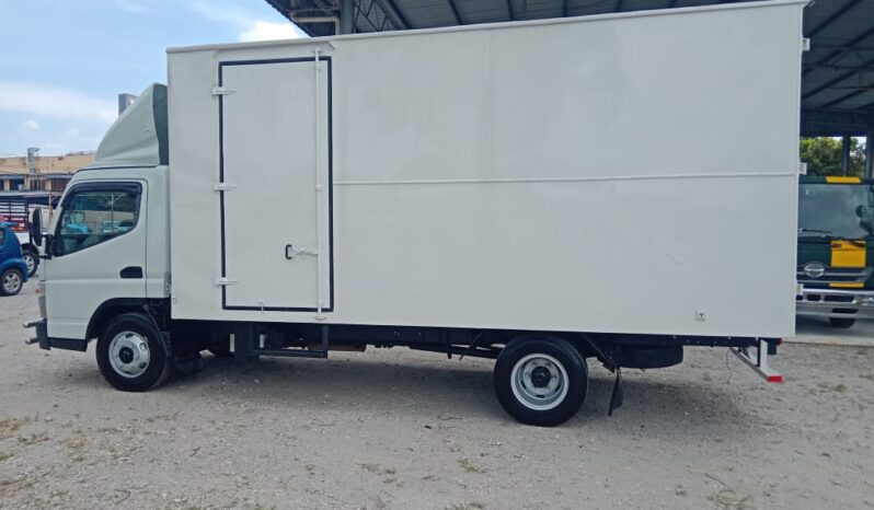2015/16 MITSUBISHI FUSO FE83PG | ALUMINUM BOX 16’8″ full