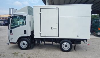 2016 Isuzu NLR55UEE Aluminium Box 10′ full
