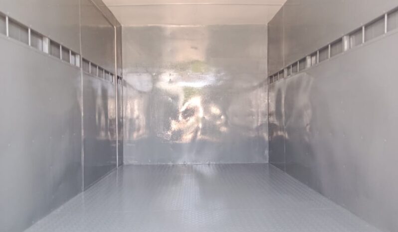 🚚 2020 HINO XZU600R | ALUMINUM BOX 10’4″ | LOW MILEAGE 36K KM full
