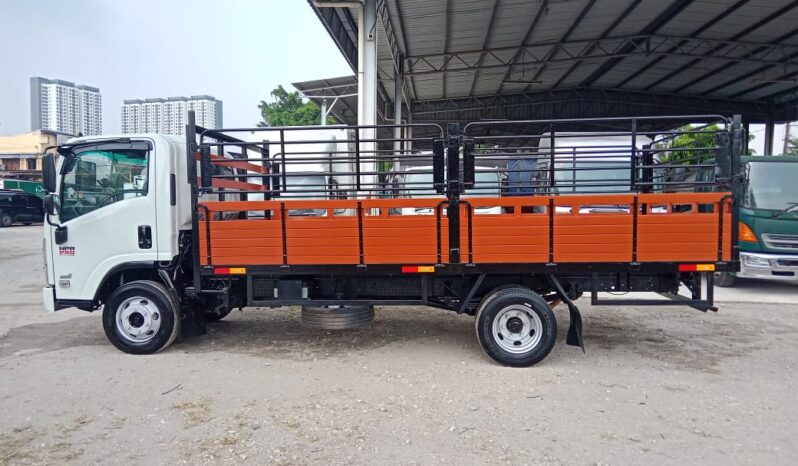 🚚 2019 ISUZU NPR81UKH | KARGO AM 16’6″ | 5 STEEL RAILINGS full
