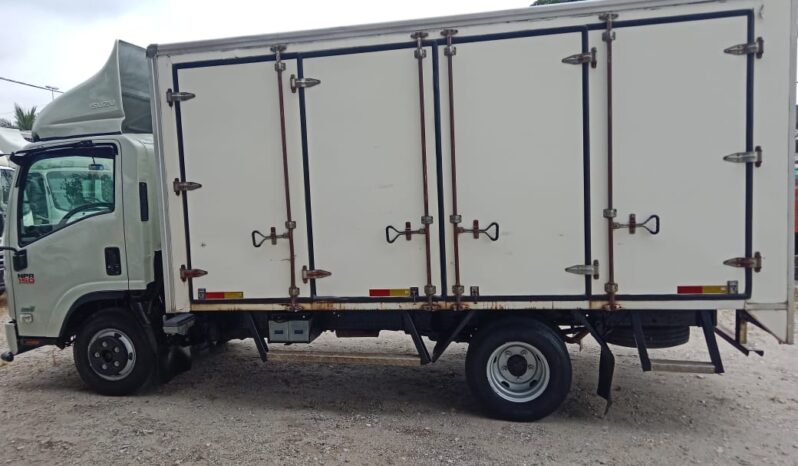 🚚 2017 ISUZU NPR75UHH | FIBER BOX 14’5″ | 4 LHS DOORS full