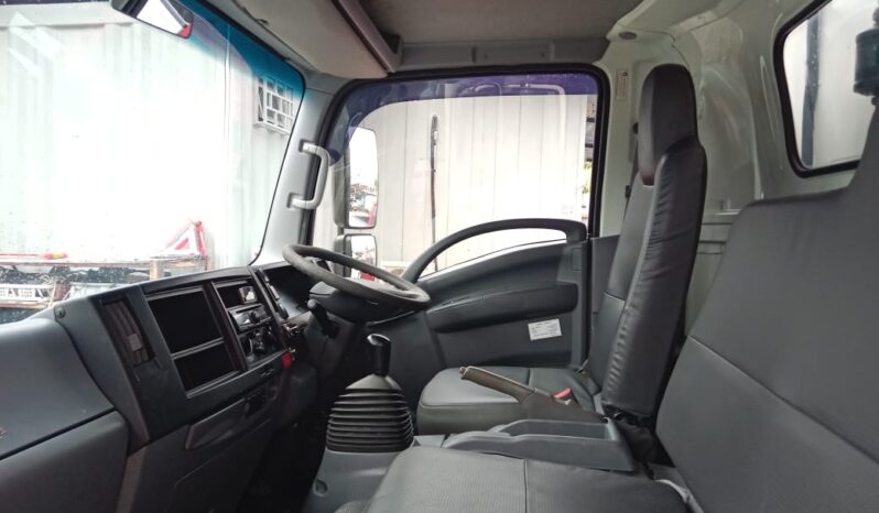 2019 ISUZU NPR81UKH | 16’2″ FREEZER BOX | full