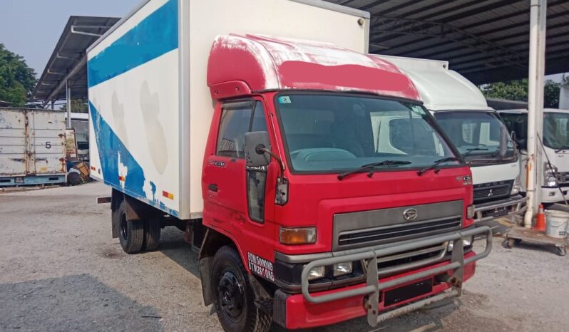 🚚 2010 DAIHATSU DELTA V116 | FIBER BOX 14’6″ | 1 LHS DOOR full