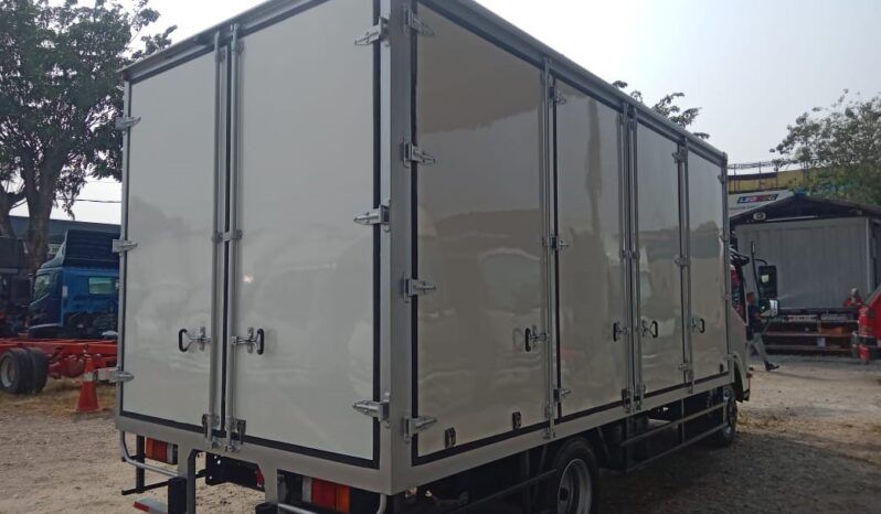2021/22 ISUZU NPR75UKLN AUTO | FIBER BOX 16’8″ | 8 DOORS | TIPTOP CONDITION full