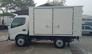 🚚 2012 HINO WU600 | ALU BOX 10’7″ | 2 RHS + 2 LHS DOORS full