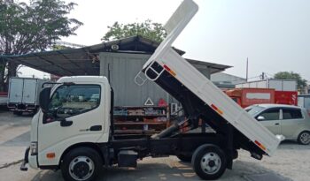 🚚 2021 HINO XZU600R CARGO STEEL TIPPER 10’4″ | TIPTOP full