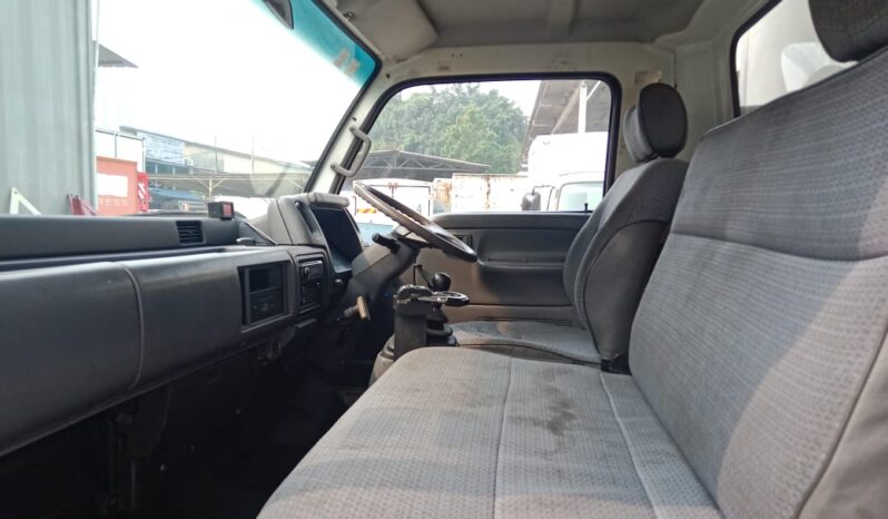 🚚 2013 NISSAN UD YU41T5 (UBS) | ALUMINUM BOX 14’3″ SELL AS CONDITION full