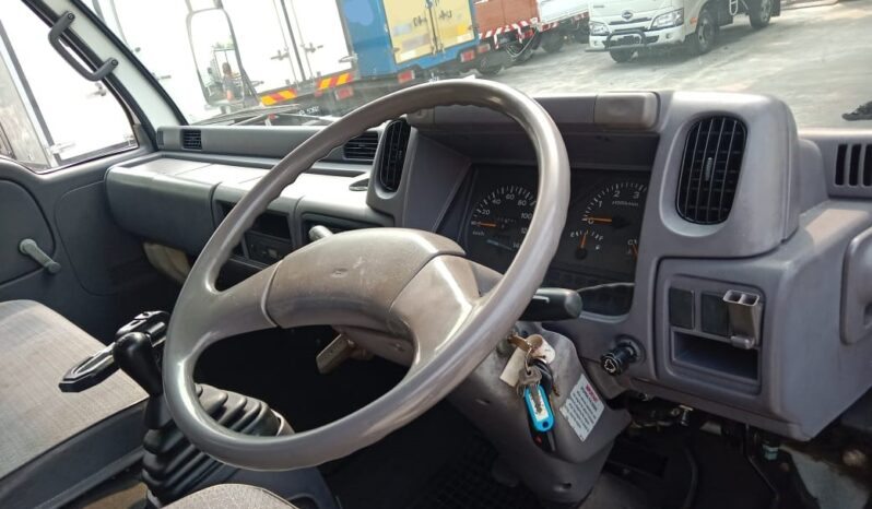 🚚 2013 NISSAN UD YU41T5 (UBS) | ALUMINUM BOX 14’3″ SELL AS CONDITION full