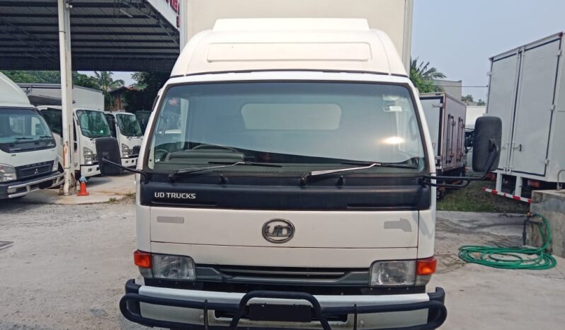 🚚 2013 NISSAN UD YU41T5 (UBS) | ALUMINUM BOX 14’3″ SELL AS CONDITION full