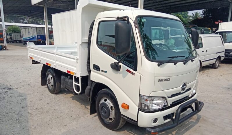 🚚 2021 HINO XZU600R CARGO STEEL TIPPER 10’4″ | TIPTOP full