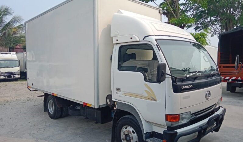 🚚 2013 NISSAN UD YU41T5 (UBS) | ALUMINUM BOX 14’3″ SELL AS CONDITION full